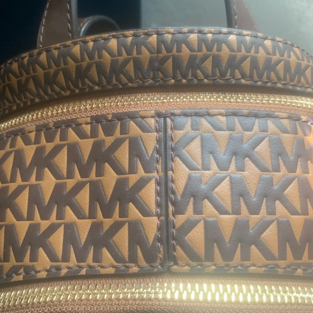 Michael Kors - Picture 3 of 6